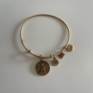 Alexi and Ani bracelet ♥️💕❤️